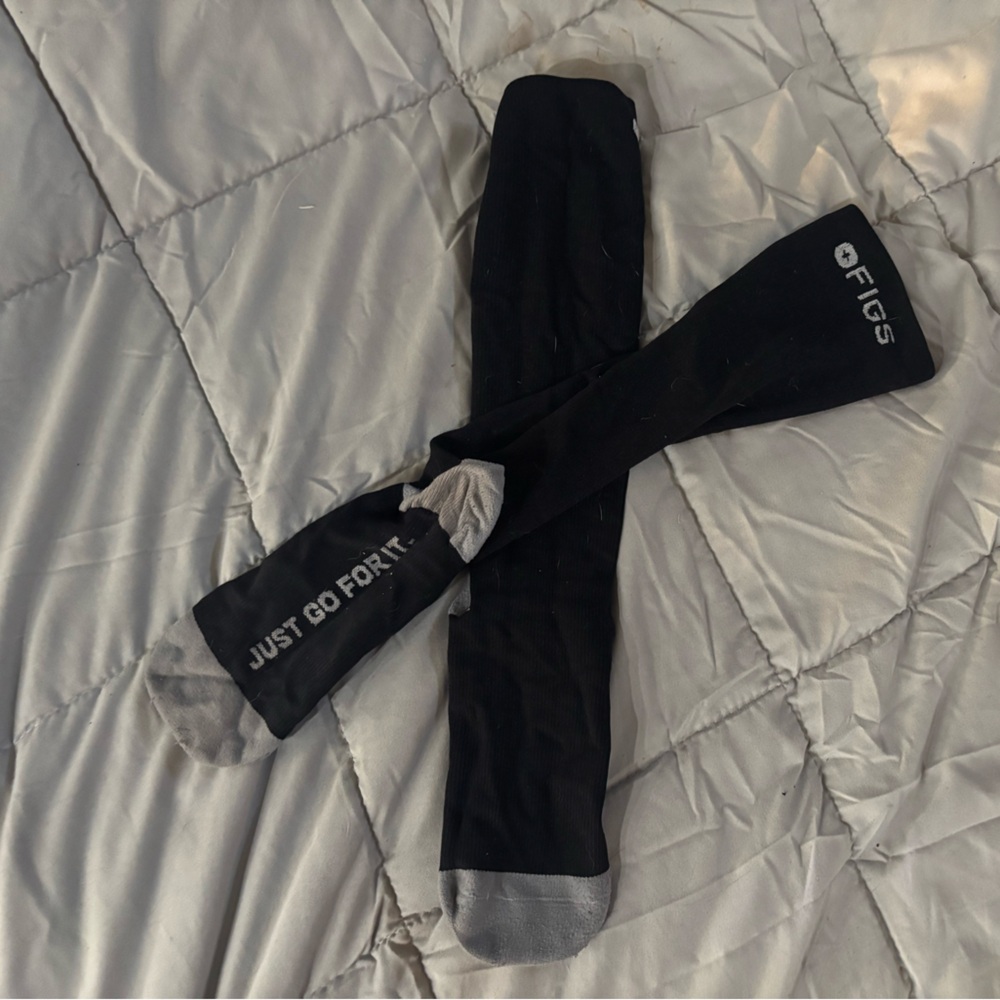 Figs Scrubs Women’s Black Solid Compression Socks